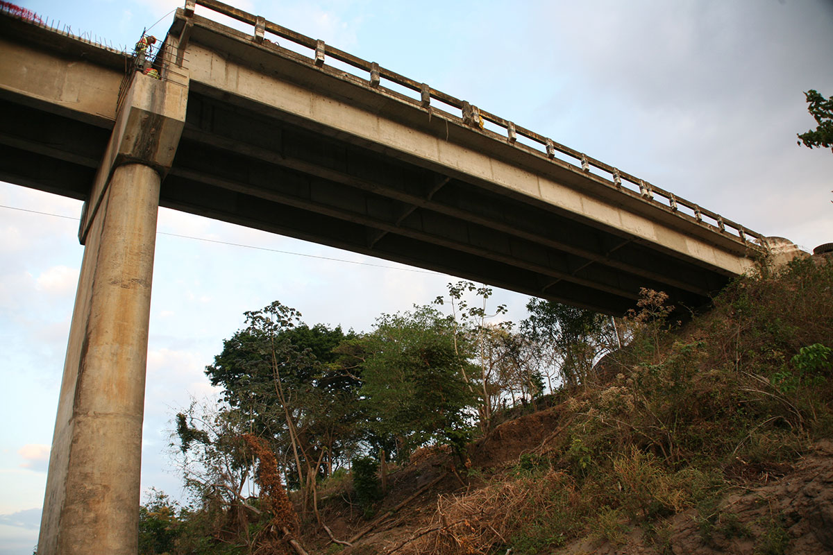 River bridges Esquirín Nicaragua